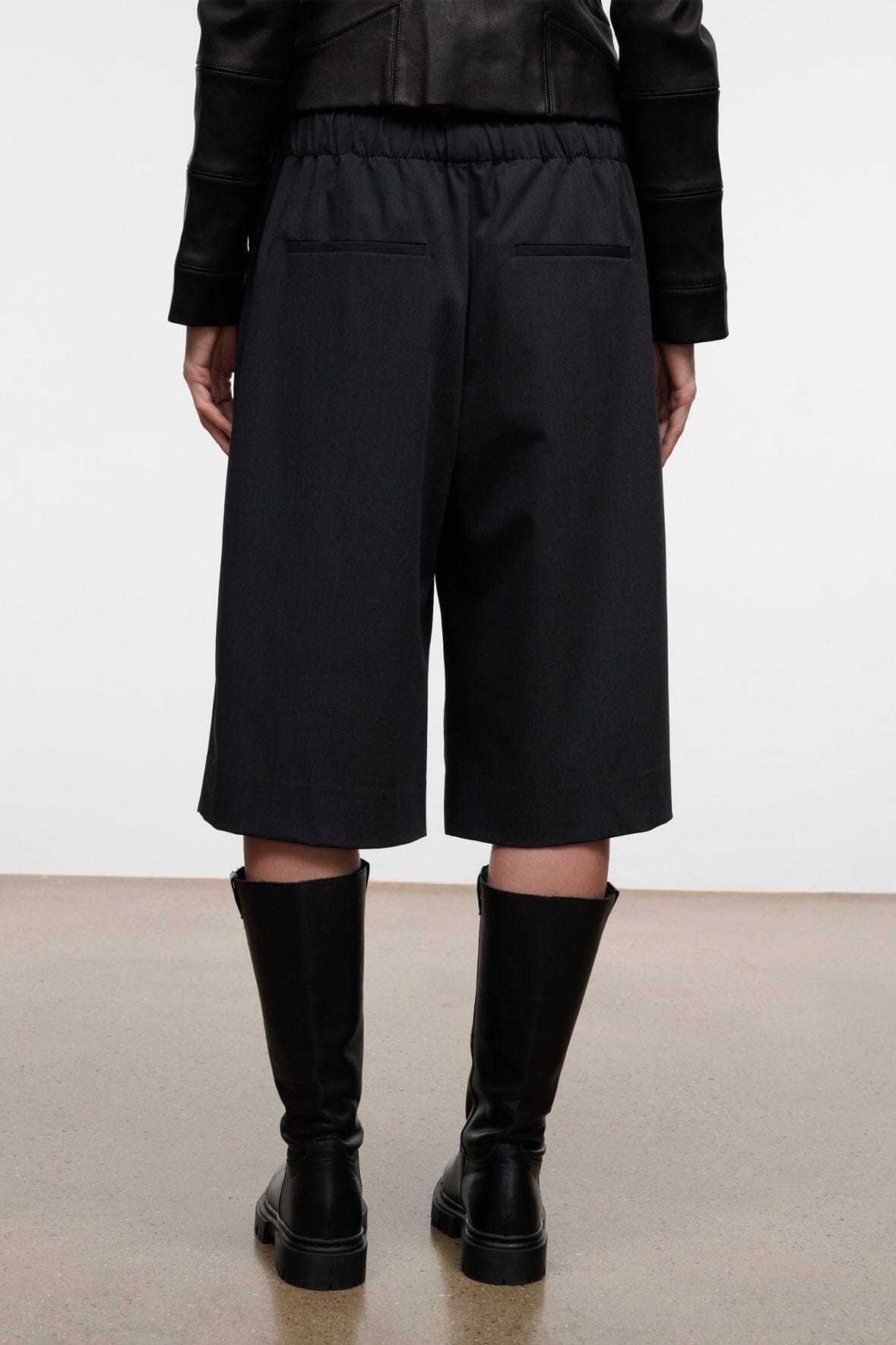 HAYES SHORT | SMOKE