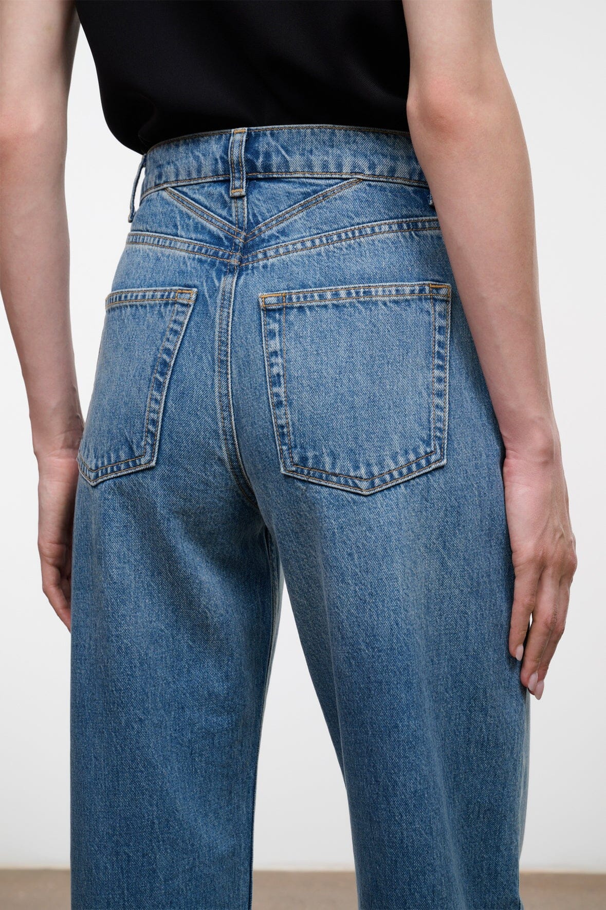 LEO HIGH RISE JEAN | ARCHIVE CREASE