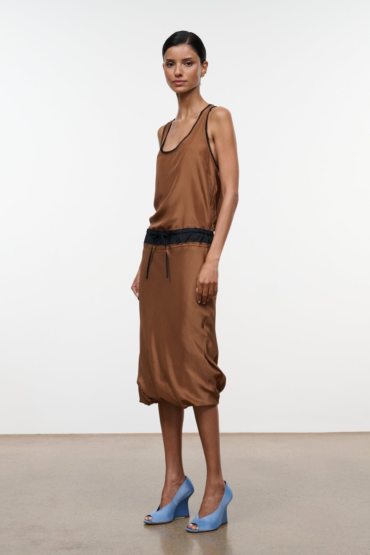 ODETTE SILK SKIRT | CIGAR BLACK