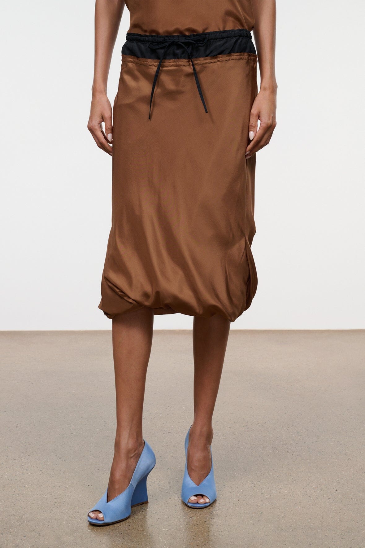 ODETTE SILK SKIRT | CIGAR BLACK